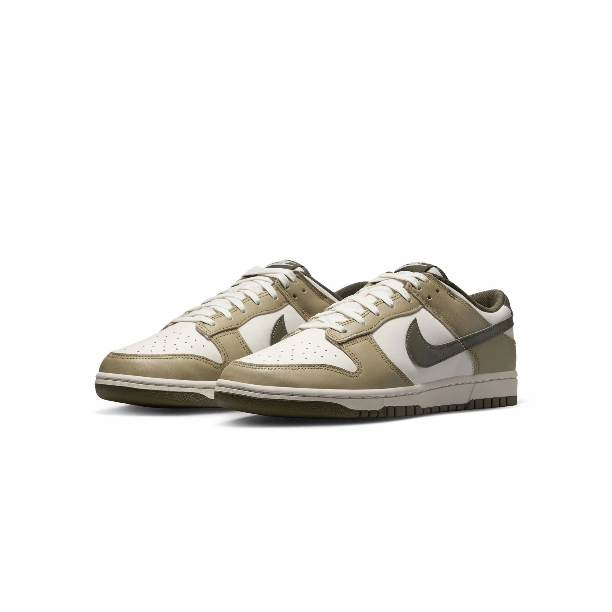 Nike Mens Dunk Low Retro Shoes ventilated design shoes