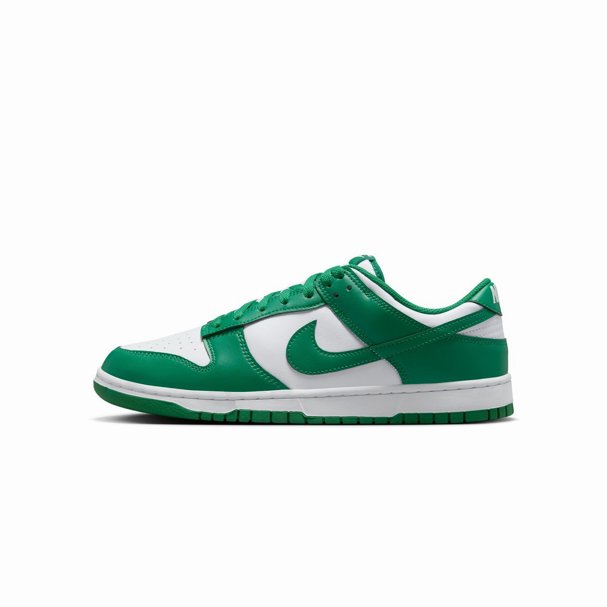 bright colored shoes Lightweight Cushion Nike Mens Dunk Low Retro Shoes