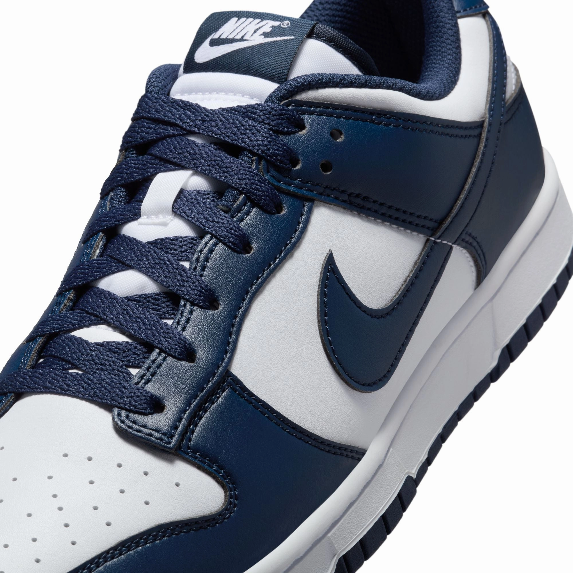 Energy absorbing Speed Walk Nike Mens Dunk Low Retro Shoes