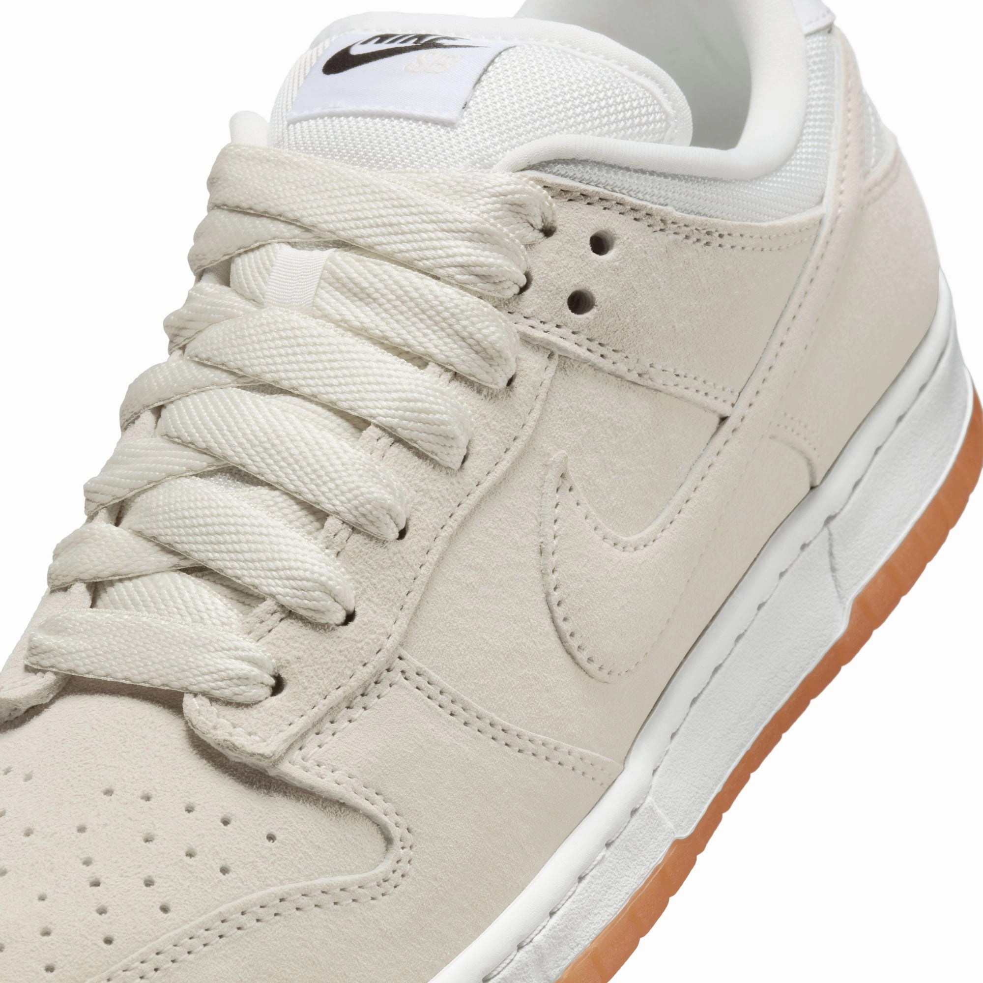 Nike SB Mens Dunk Low Pro B Shoes indoor - only shoes pre - workout