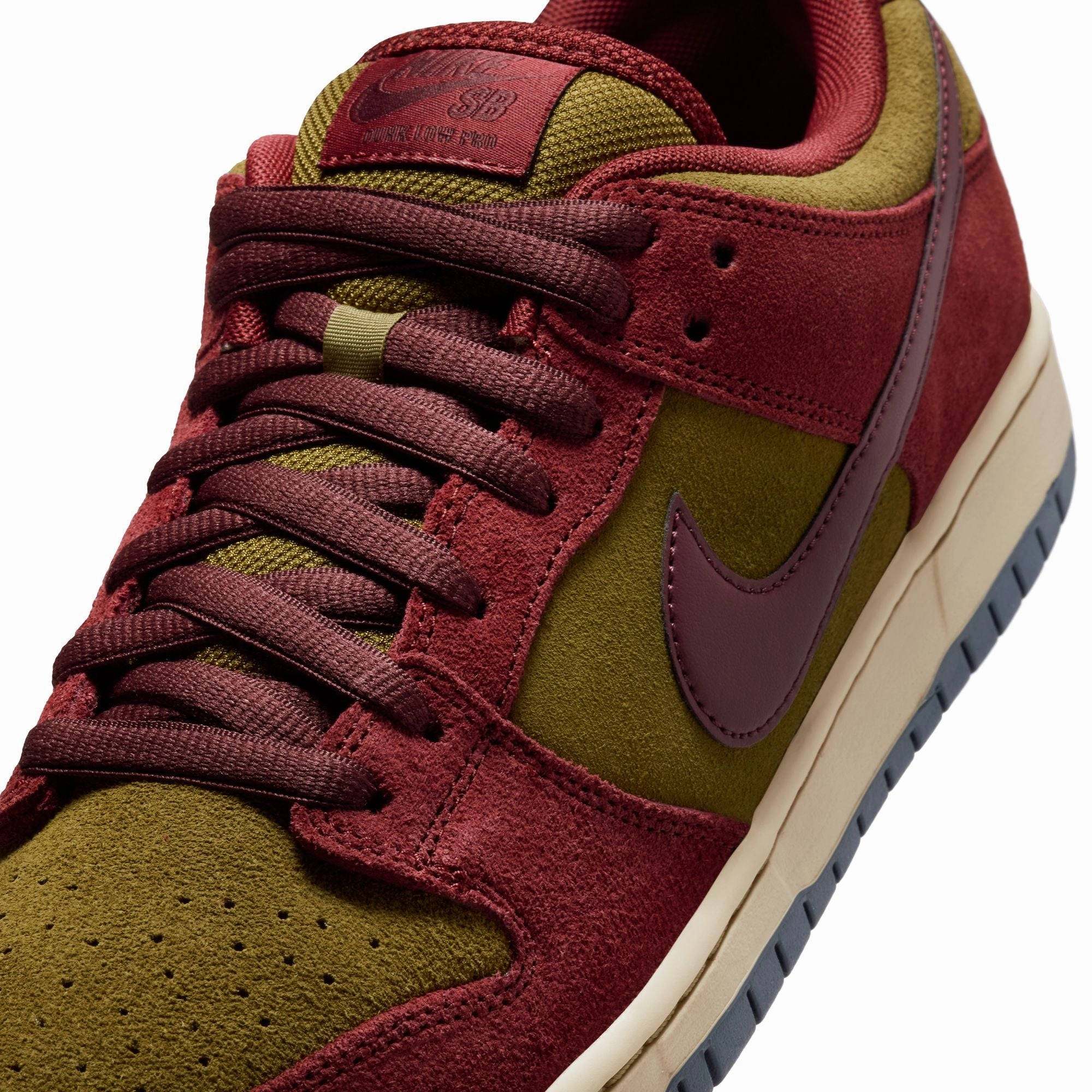 Foot Security Nike SB Mens Dunk Low Pro Shoes