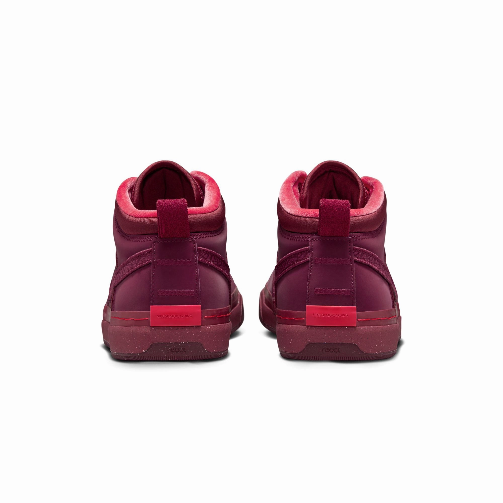 Nike SB Mens React Leo PRM Shoes running shoes for men in their 60s