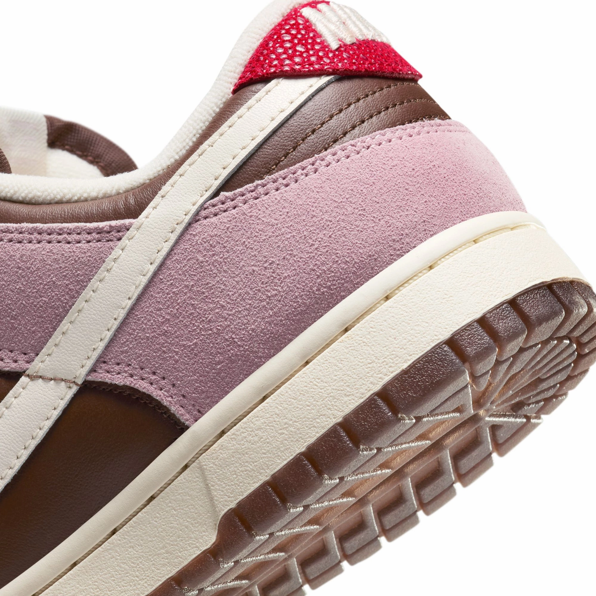 walker shoes Nike Womens Dunk Low "Neapolitan" Shoes