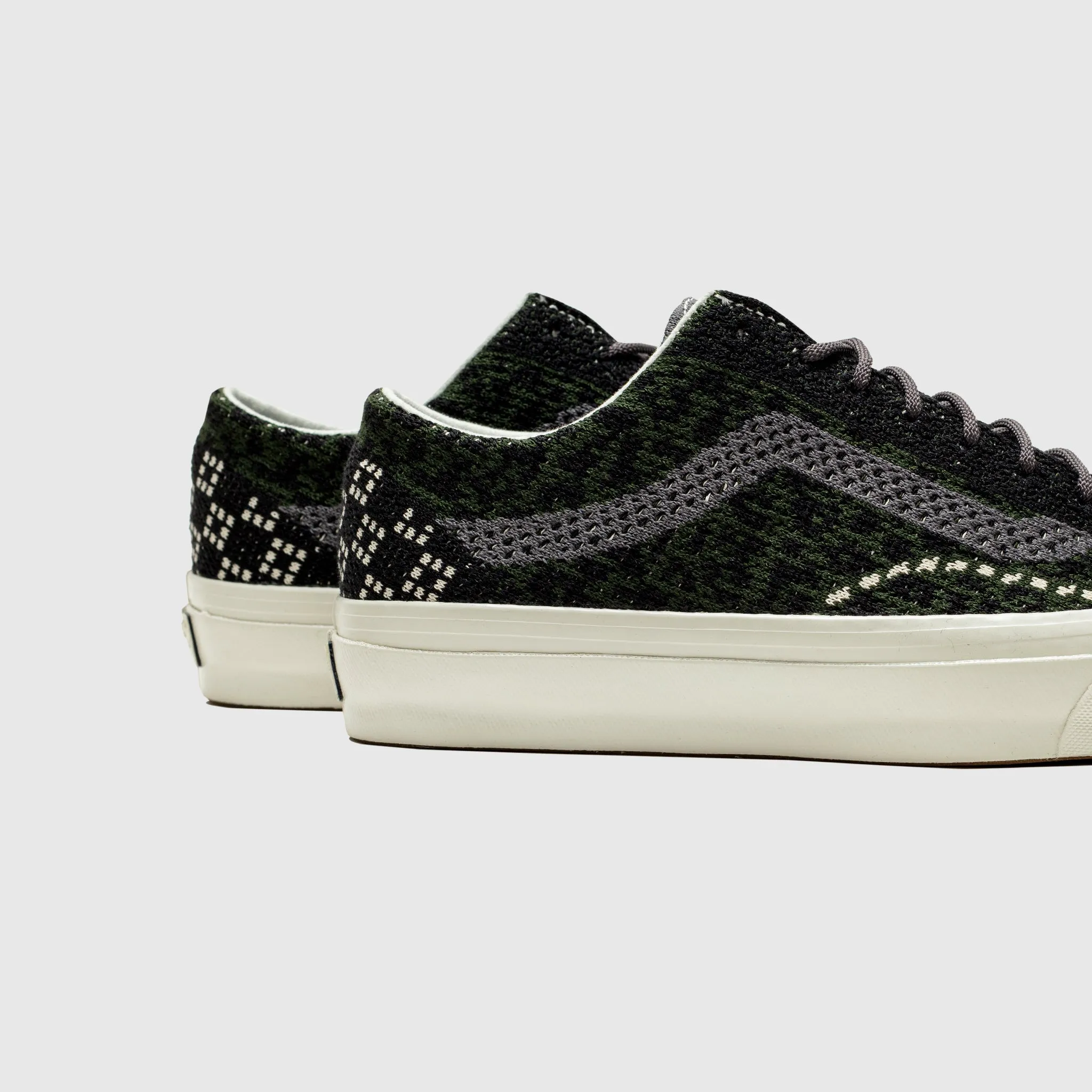 Neutral Color trail running footwear OLD SKOOL 36 EK LX