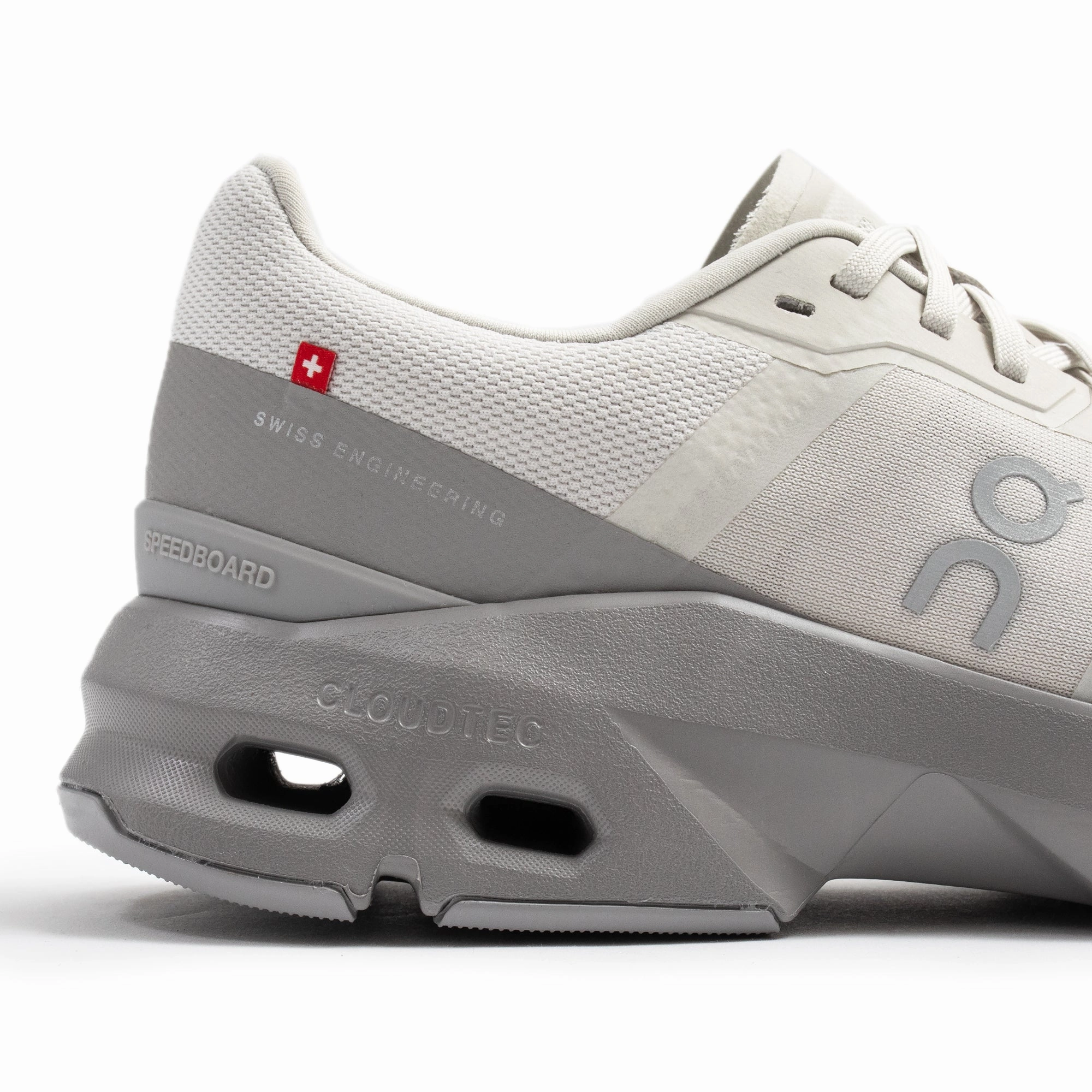 On Running Mens Cloudpulse Shoes Traction Fit