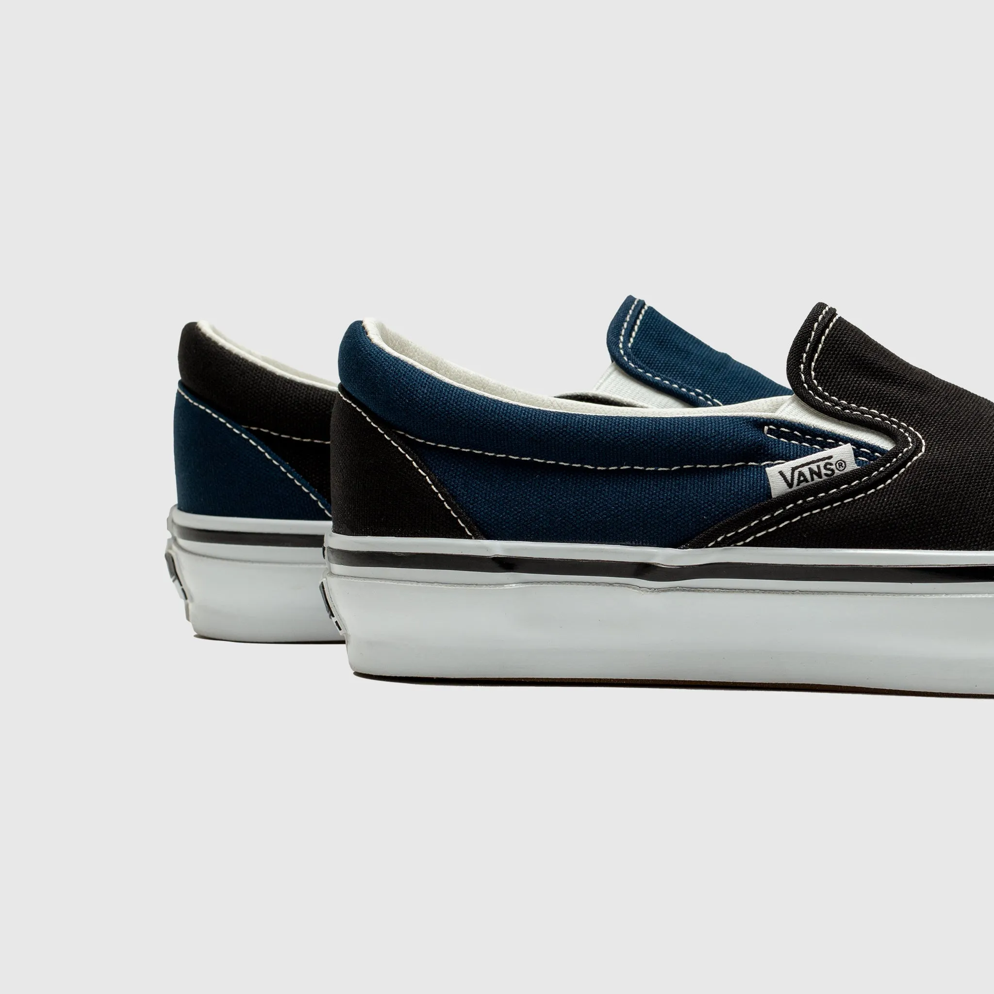 Footbed running in a concrete bridge area shoes OTW CLASSIC SLIP-ON 98 X ENGINEERED GARMENTS