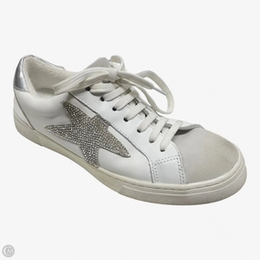 Foam Pod Cushioning Shoes Sneakers By Steve Madden In Silver & White, Size: 9