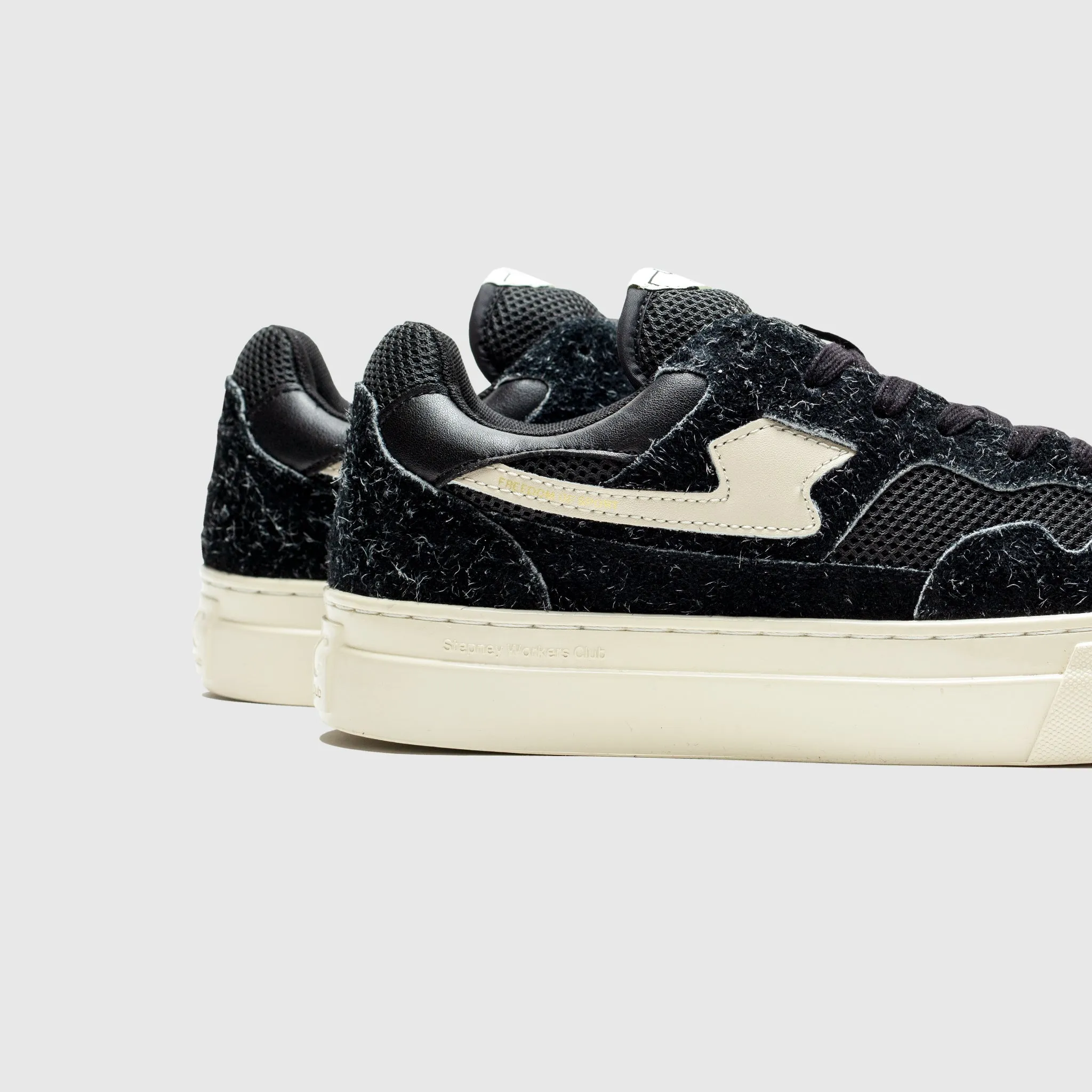 PEARL S-STRIKE Performance-driven scratch - resistant - finish shoes