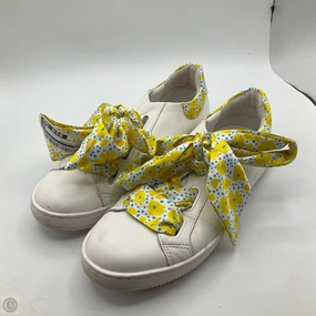 Shoes Sneakers By Cmb In White, Size: 6.5 Maximum look