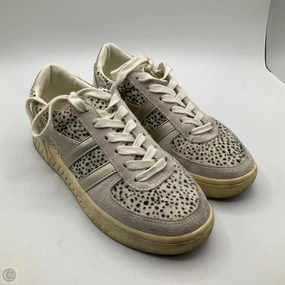 Shoes Sneakers By Gola In White, Size: 6 Bold Look Retro-inspired