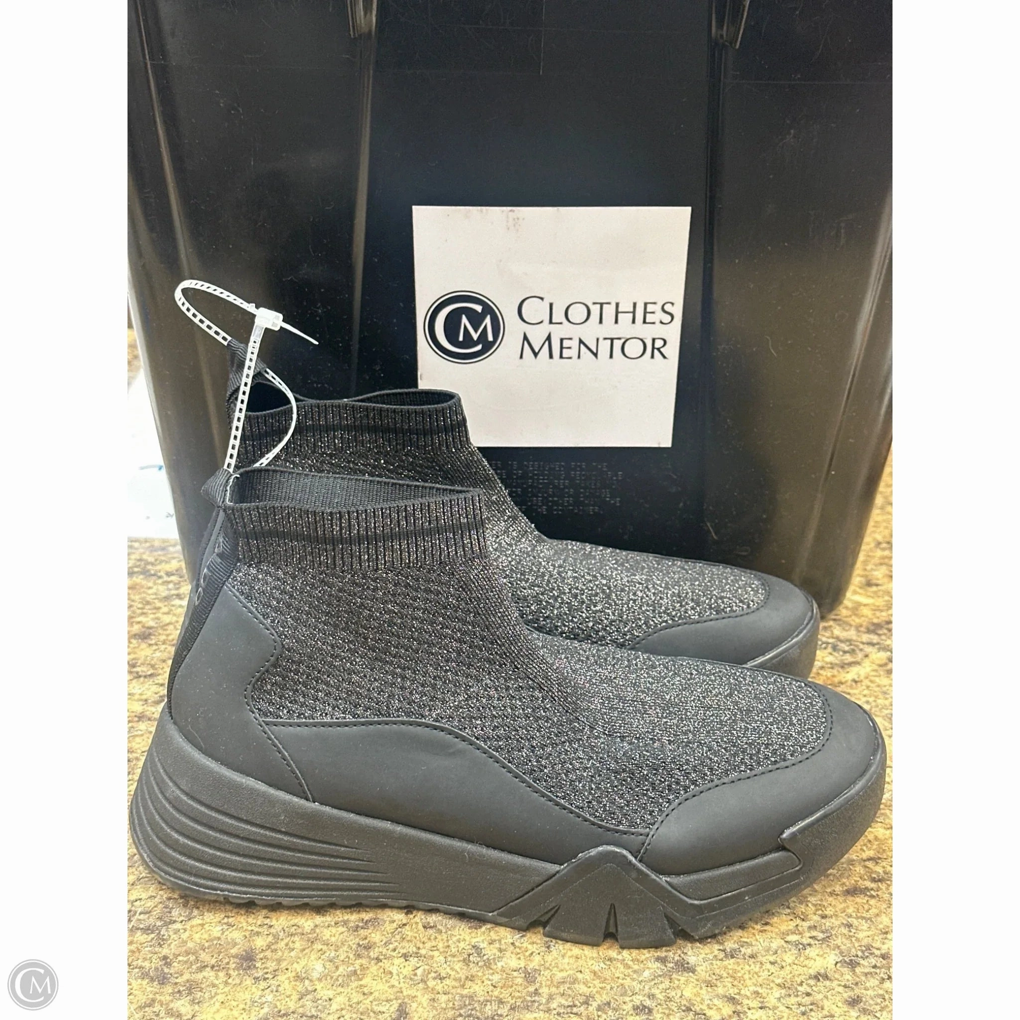 Shock Diffusing Shoes Sneakers By Aldo In Black, Size: 7