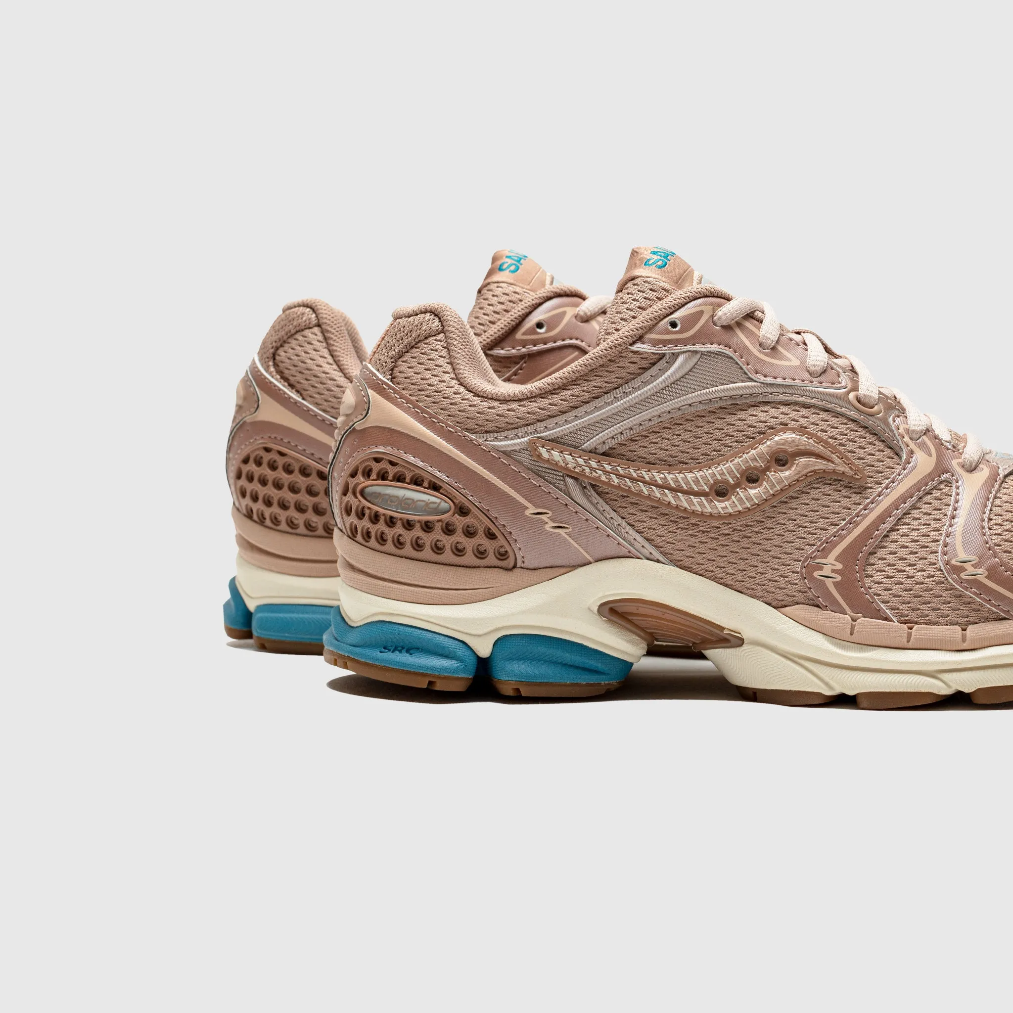 PROGRID TRIUMPH 4 "TAN" heel - support - mechanism - firmness shoes Comfortable Tongue