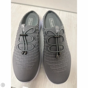 Shoes Sneakers By Cmc In Grey, Size: 11 Sleek Wear