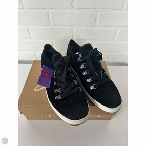 Shoes Sneakers By Clothes Mentor In Black & White, Size: 7.5 Abrasion Resistant Outsole