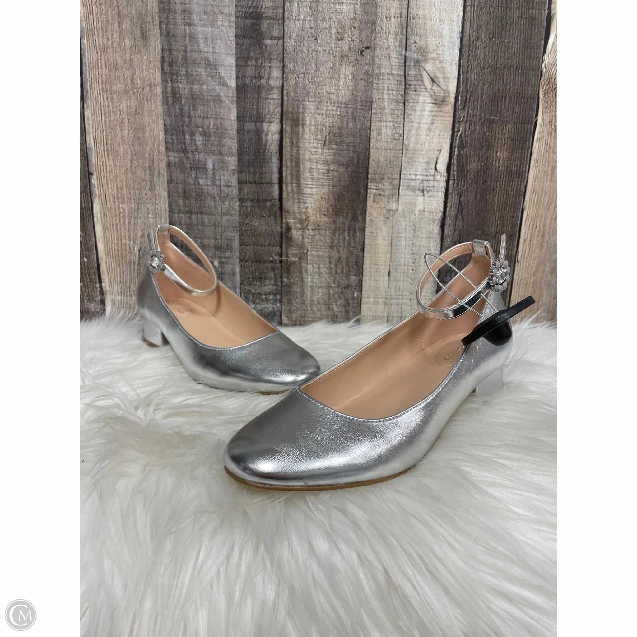 Shoes Heels Block By Bandolino In Silver, Size: 6 Durable Material