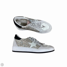 Shoes Sneakers By Vintage Havana In Silver & White, Size: 8 Clean Structure Cushioned traction