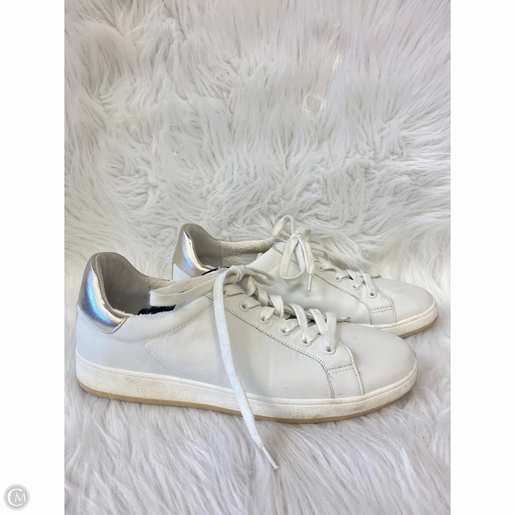 Shoes Sneakers By Chicos In White, Size: 9 Core Design