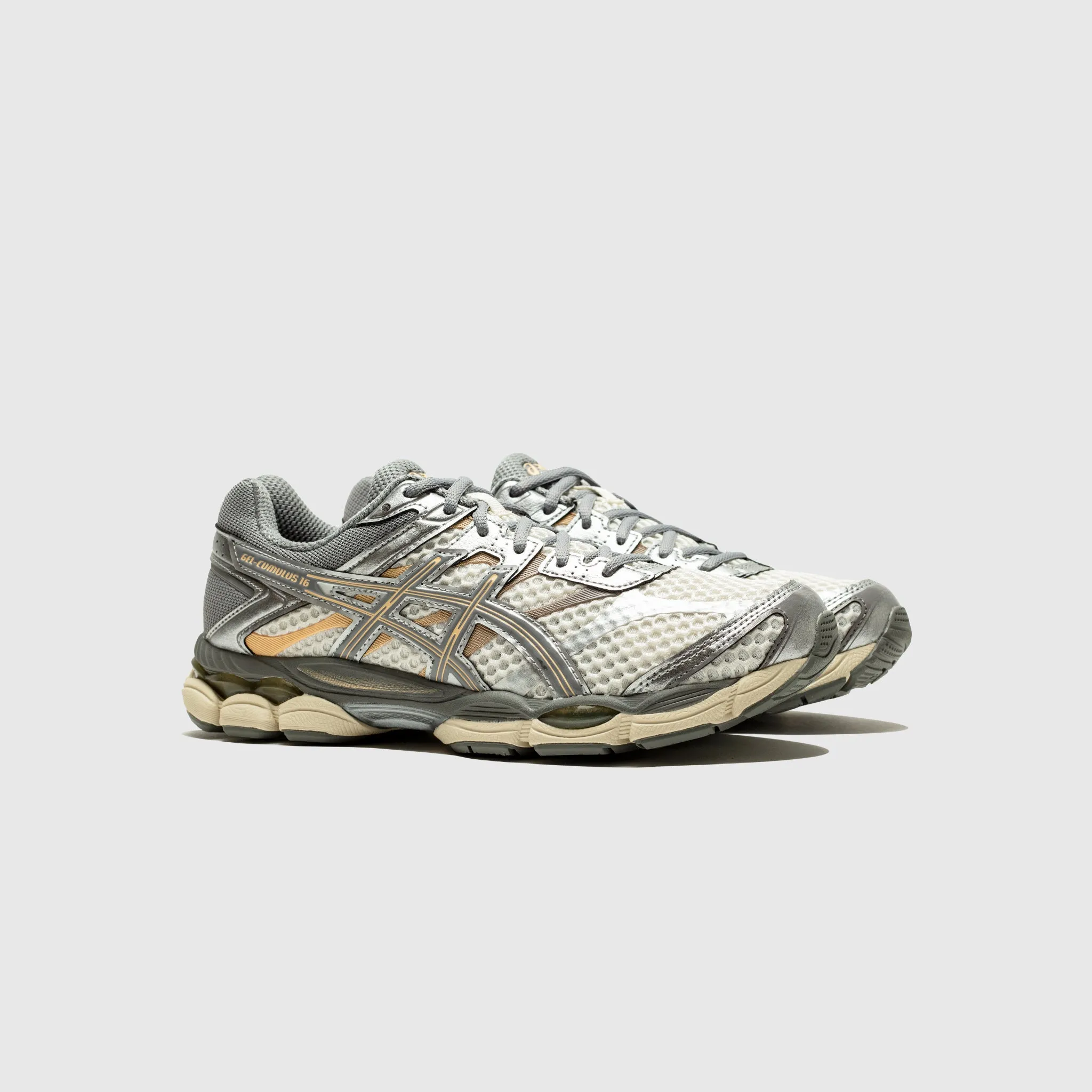 GEL-CUMULUS 16 yellow running shoes