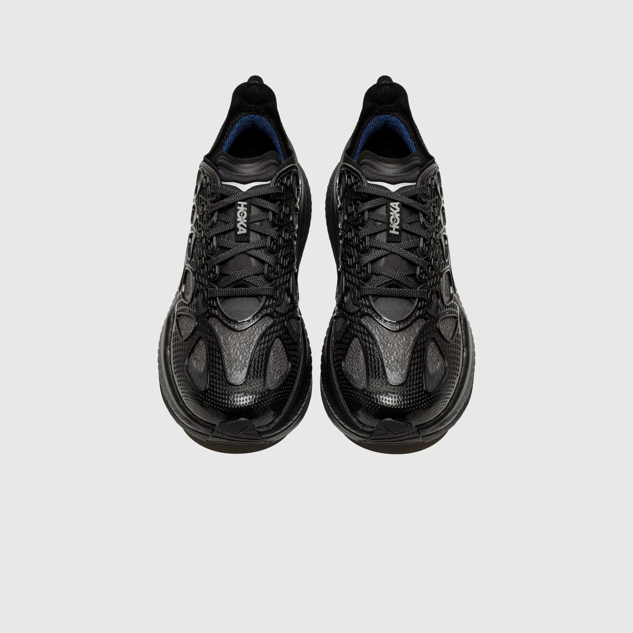 Reflective Trim running on asphalt shoes U MACH X CAGED