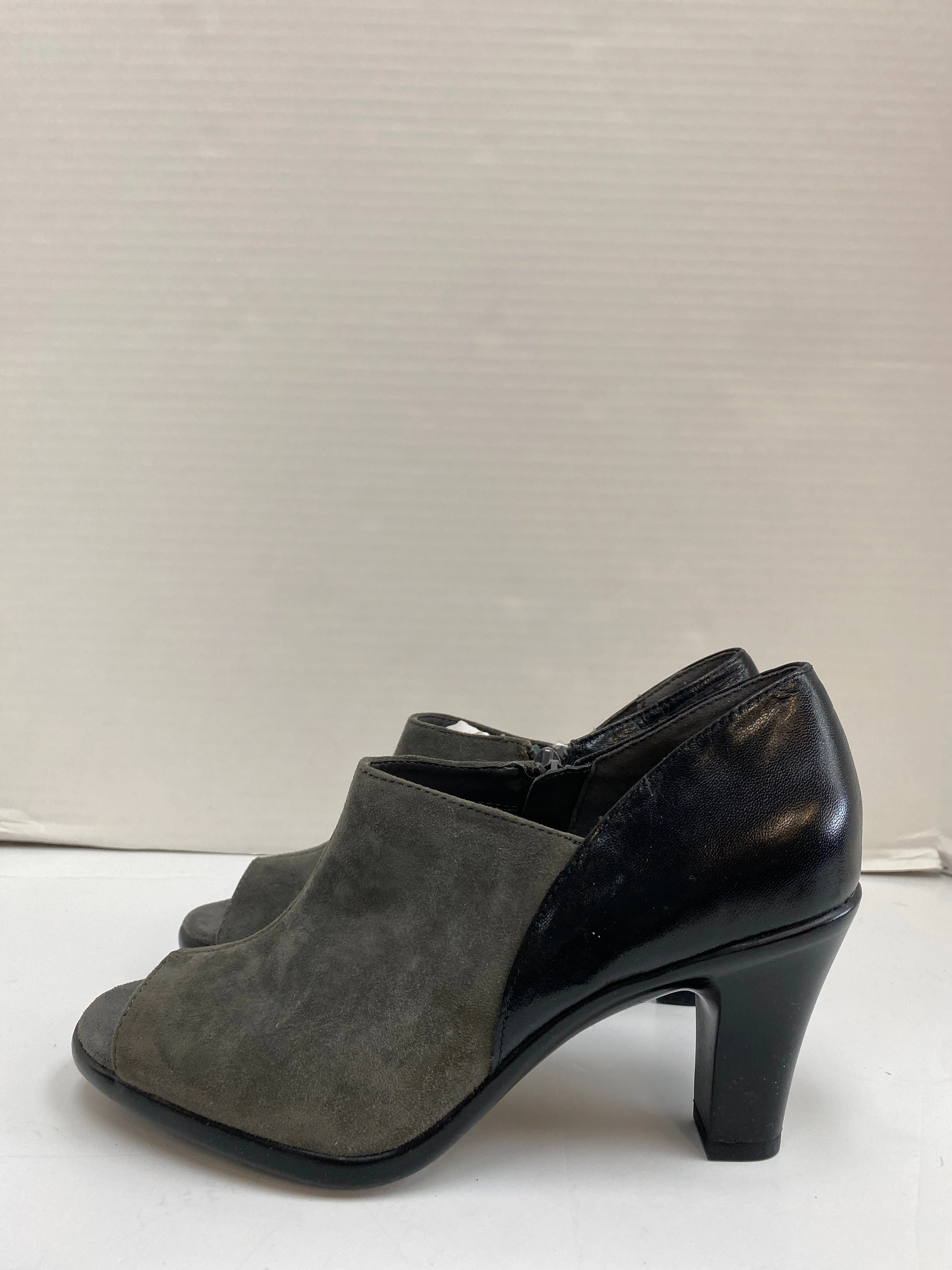 Elegant Boots Luxury Footwear Shoes Heels Block By Aerosoles In Grey, Size: 8.5