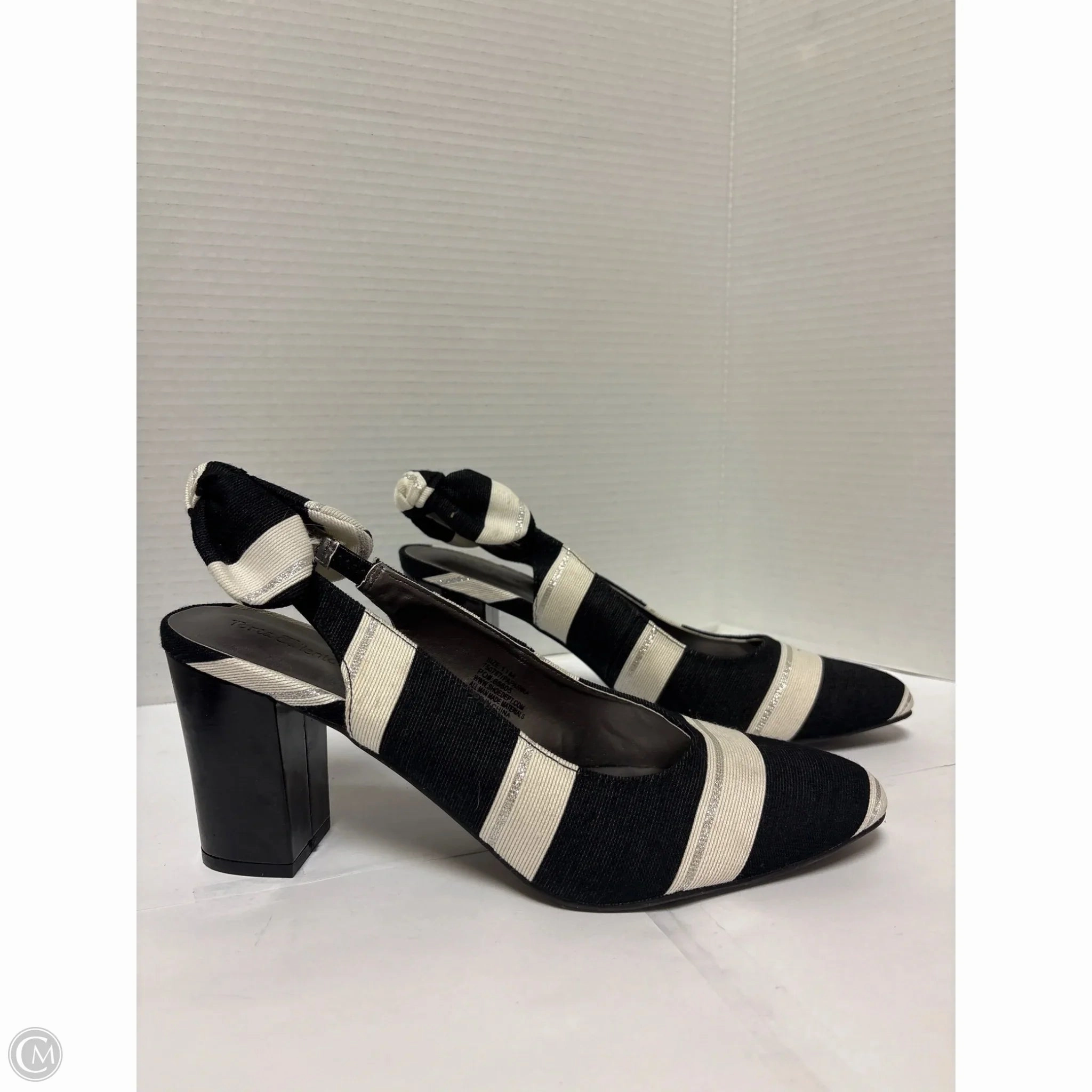 Anti Odor Feature Sleek Dress Shoes Shoes Heels Block By Clothes Mentor In Black & White, Size: 11