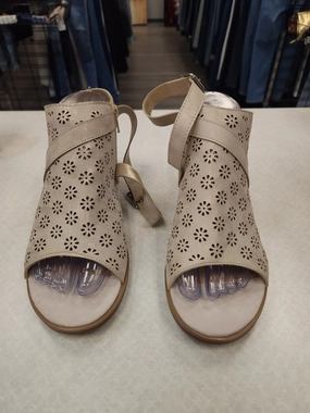 All terrain Water Resistant Shoes Heels Block By Clothes Mentor  Size: 6