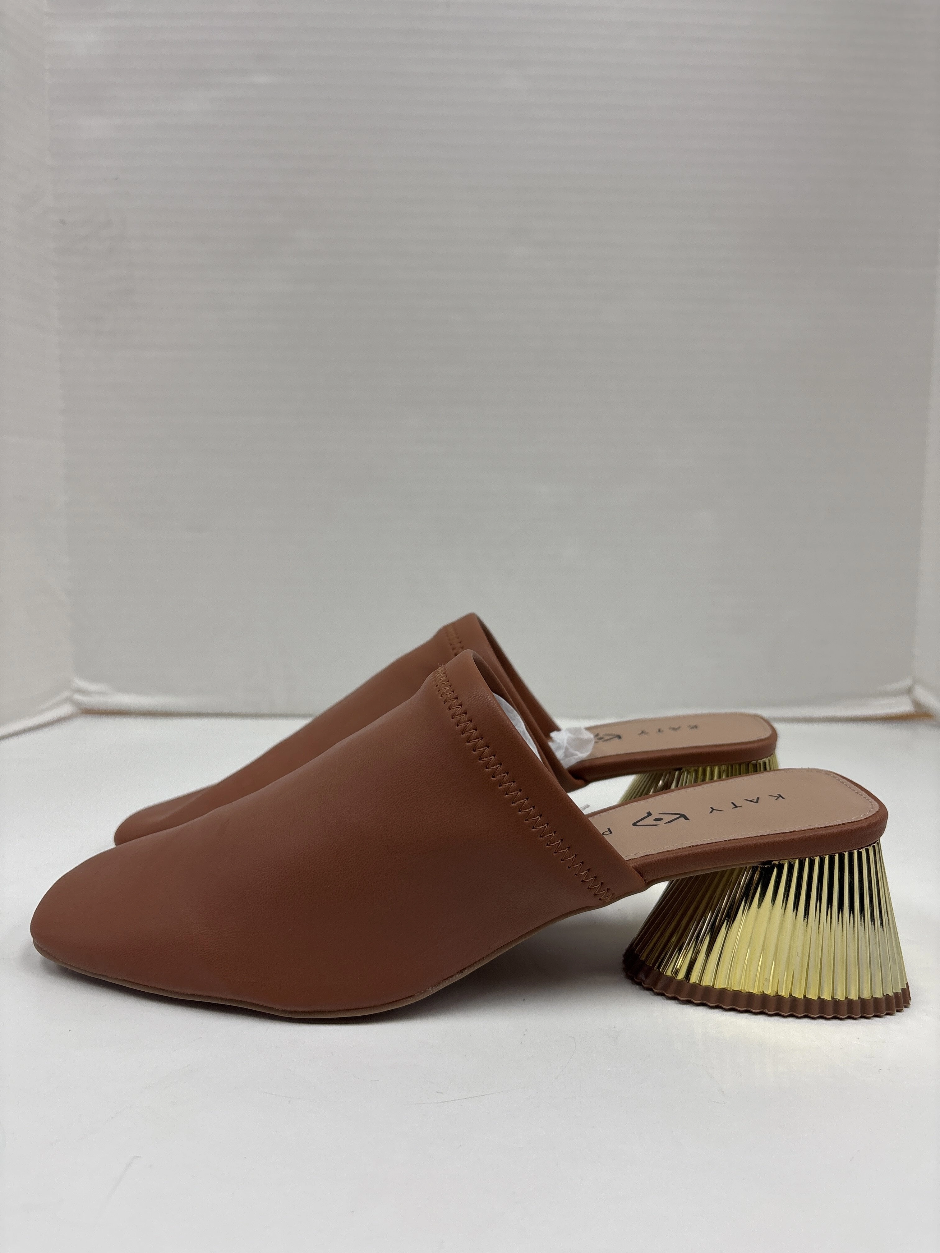 Shoes Heels Block By Clothes Mentor  Size: 9 Chic Heels Pointed Pumps