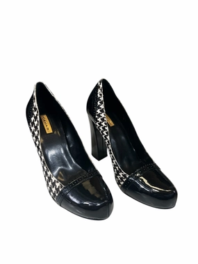 Glamorous Heels Stylish Booties Shoes Heels Block By T Tahari In Black & White, Size: 7