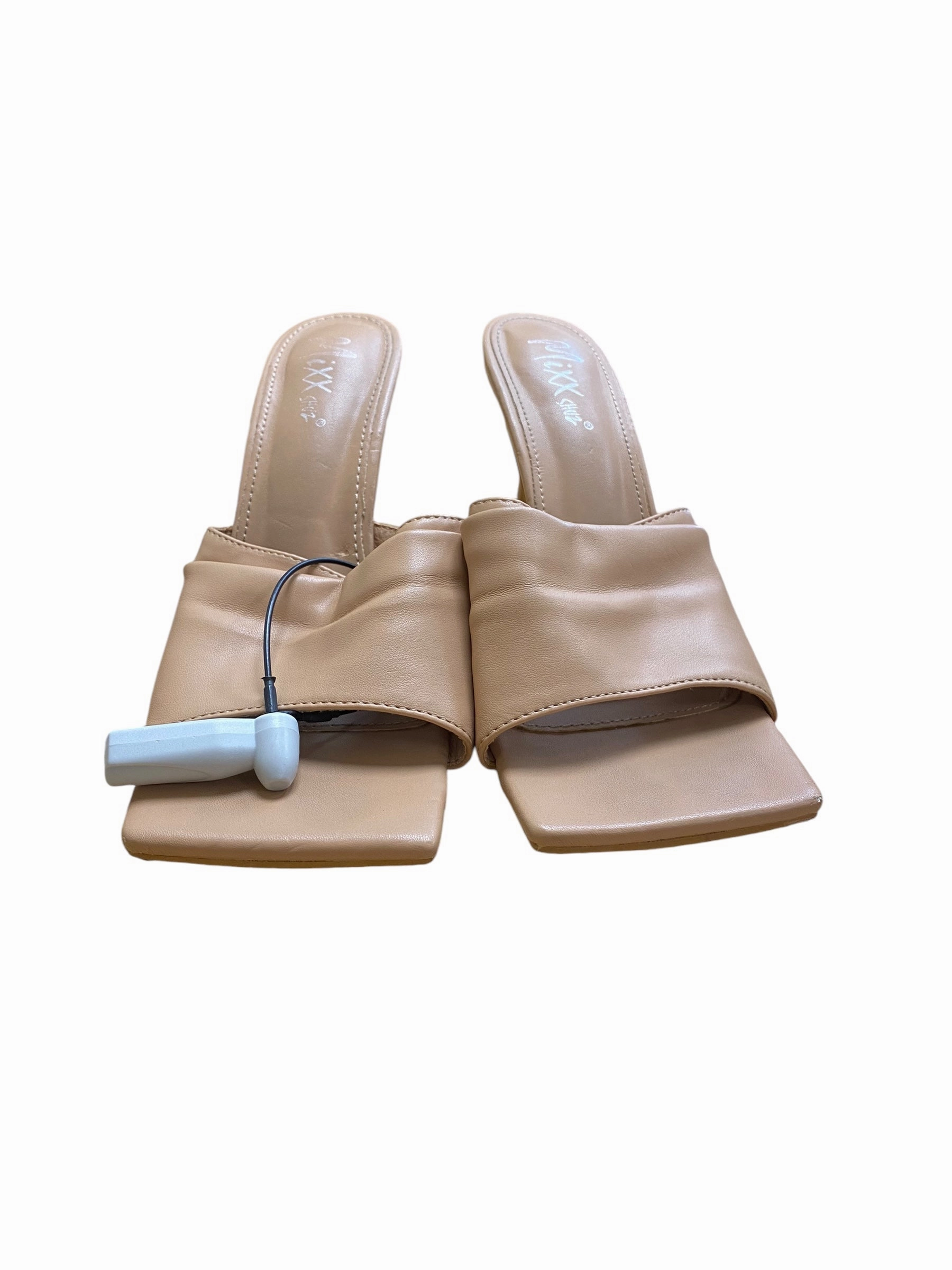 Luxury Leather Pumps Shoes Heels Stiletto By Clothes Mentor In Tan, Size: 6.5