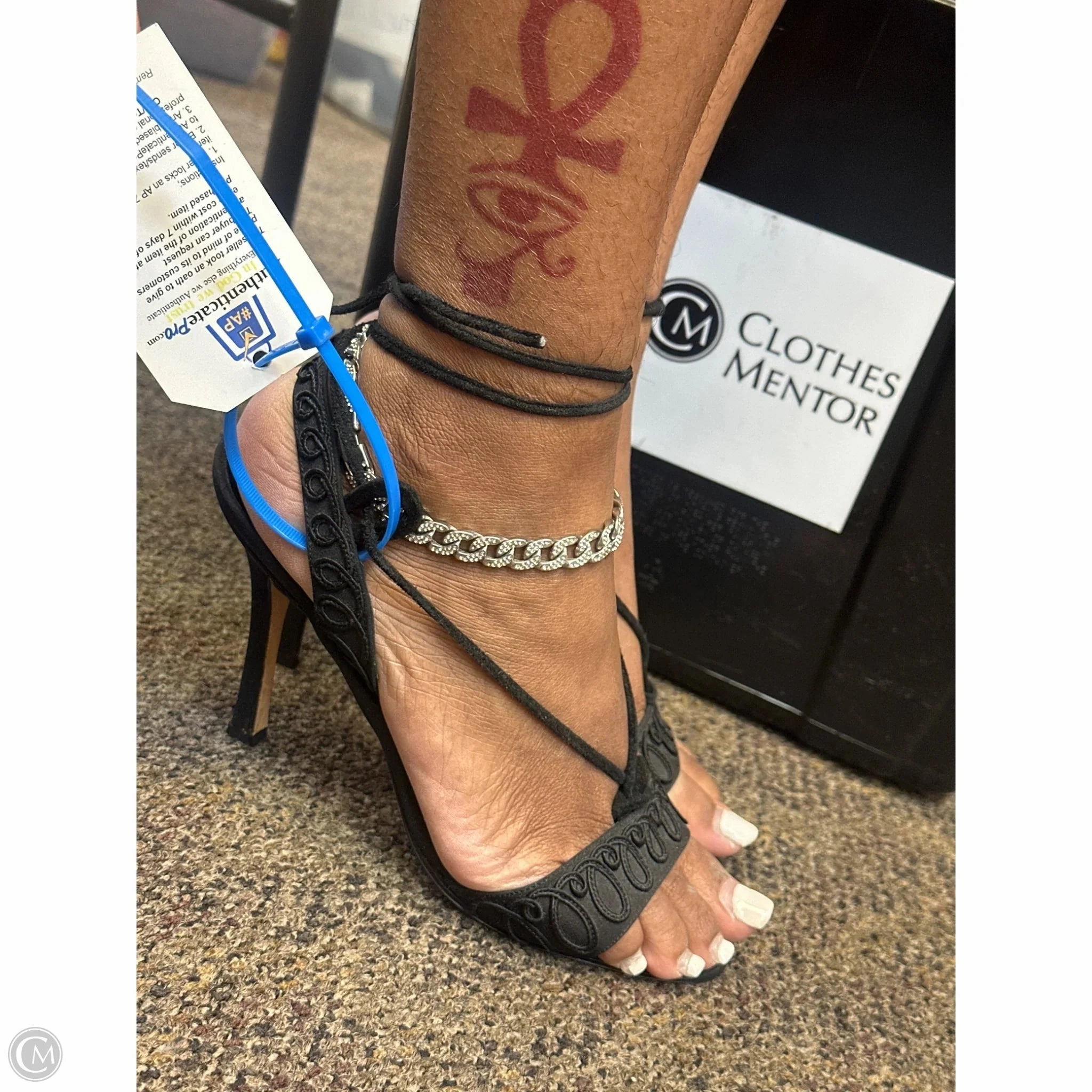 Sleek Sandals Shoes Heels Stiletto By Manolo Blahnik In Black, Size: 7