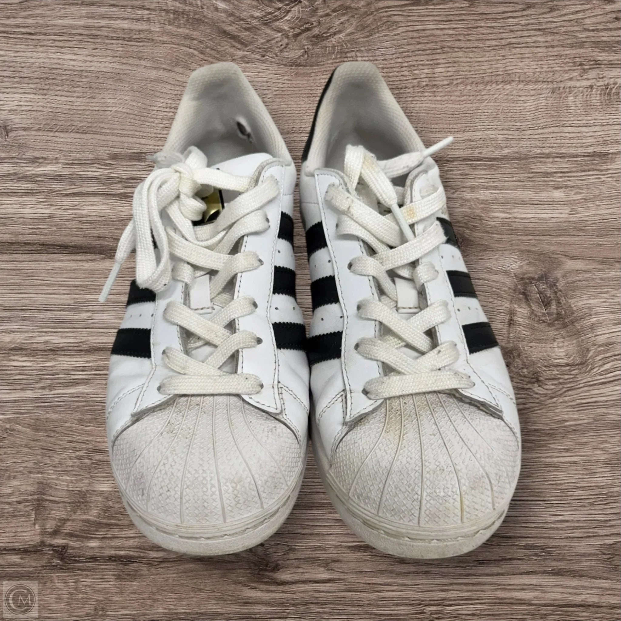 Shoes Sneakers By Adidas In Black & White, Size: 6.5 Fashion-Forward