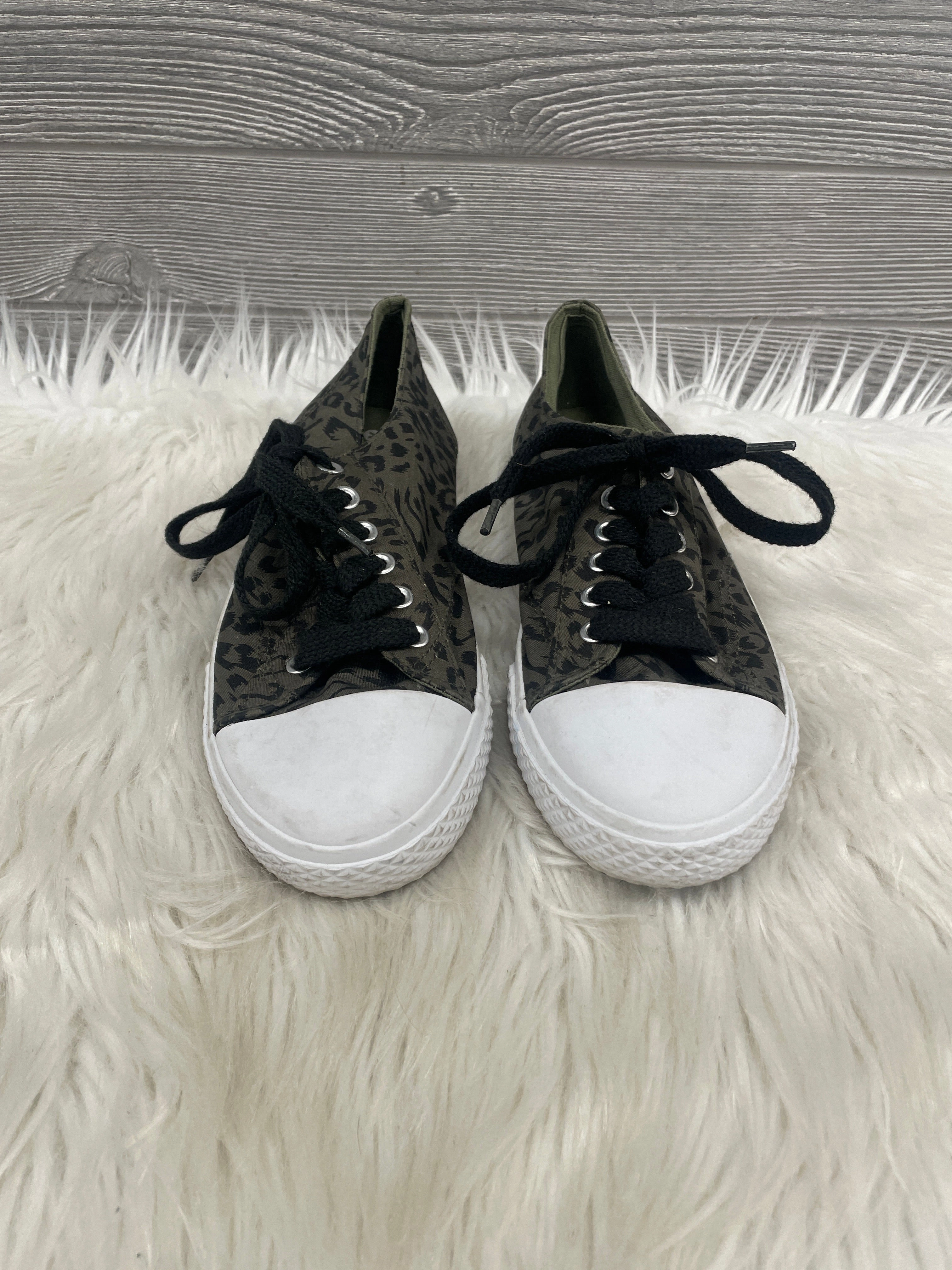 Shoes Sneakers By Airwalk In Green, Size: 7.5 Style Blend