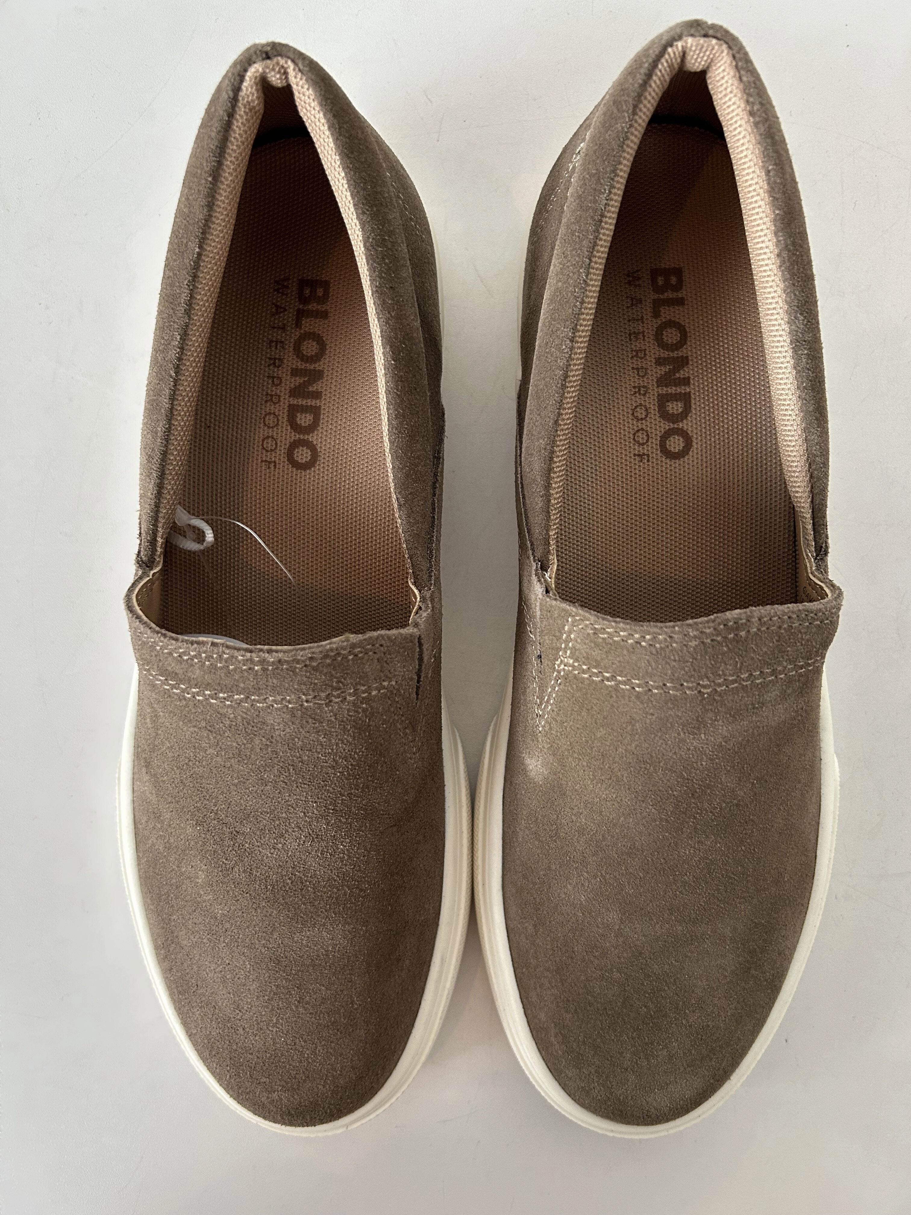 urban walks Shoes Sneakers By Blondo  Size: 7.5