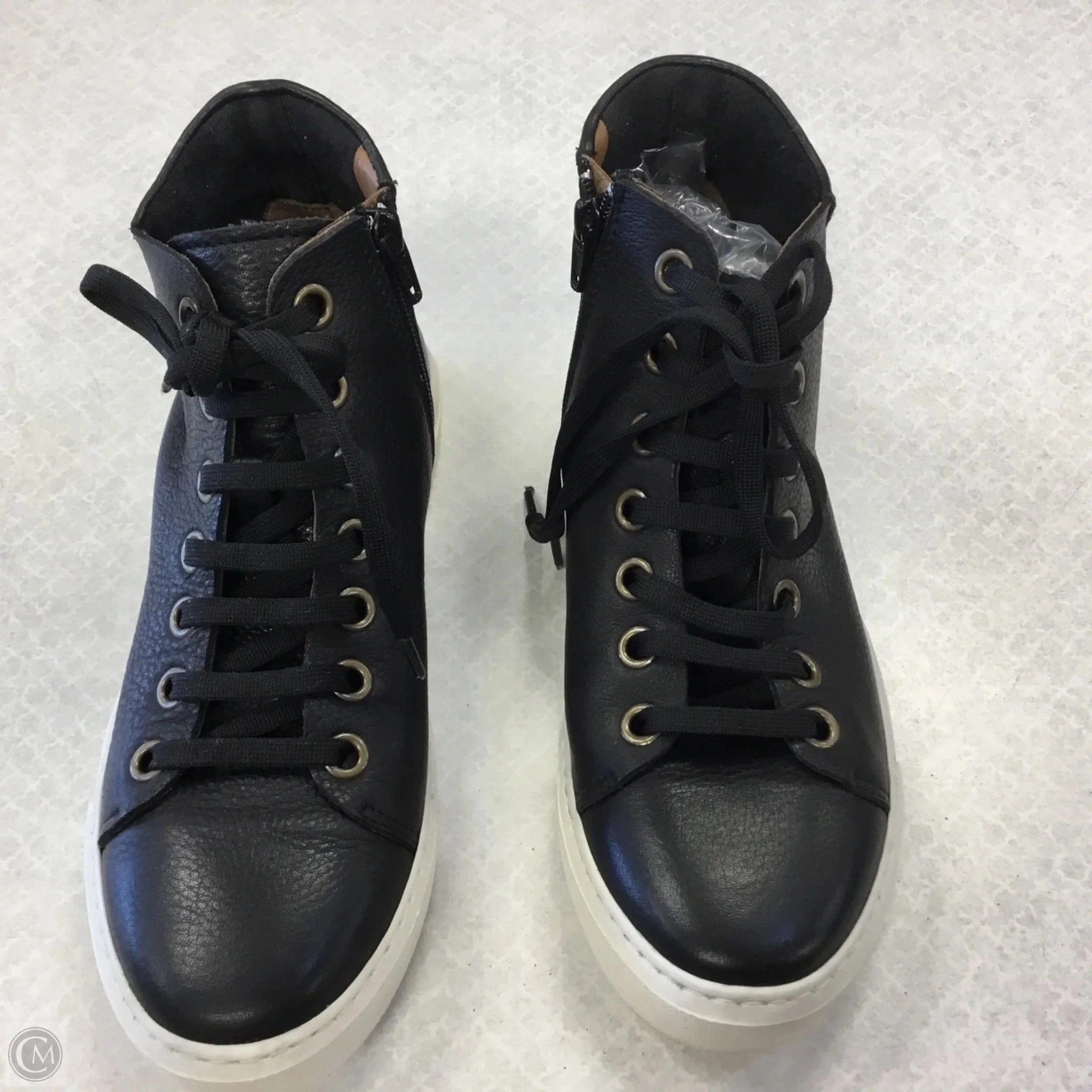 Shoes Sneakers By Bueno In Black, Size: 6.5 Adjustable Heel Lock