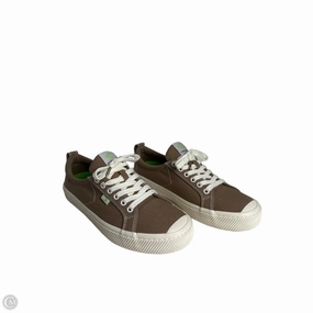 Shoes Sneakers By Cariuma In Green, Size: 11 Effortless Silhouette