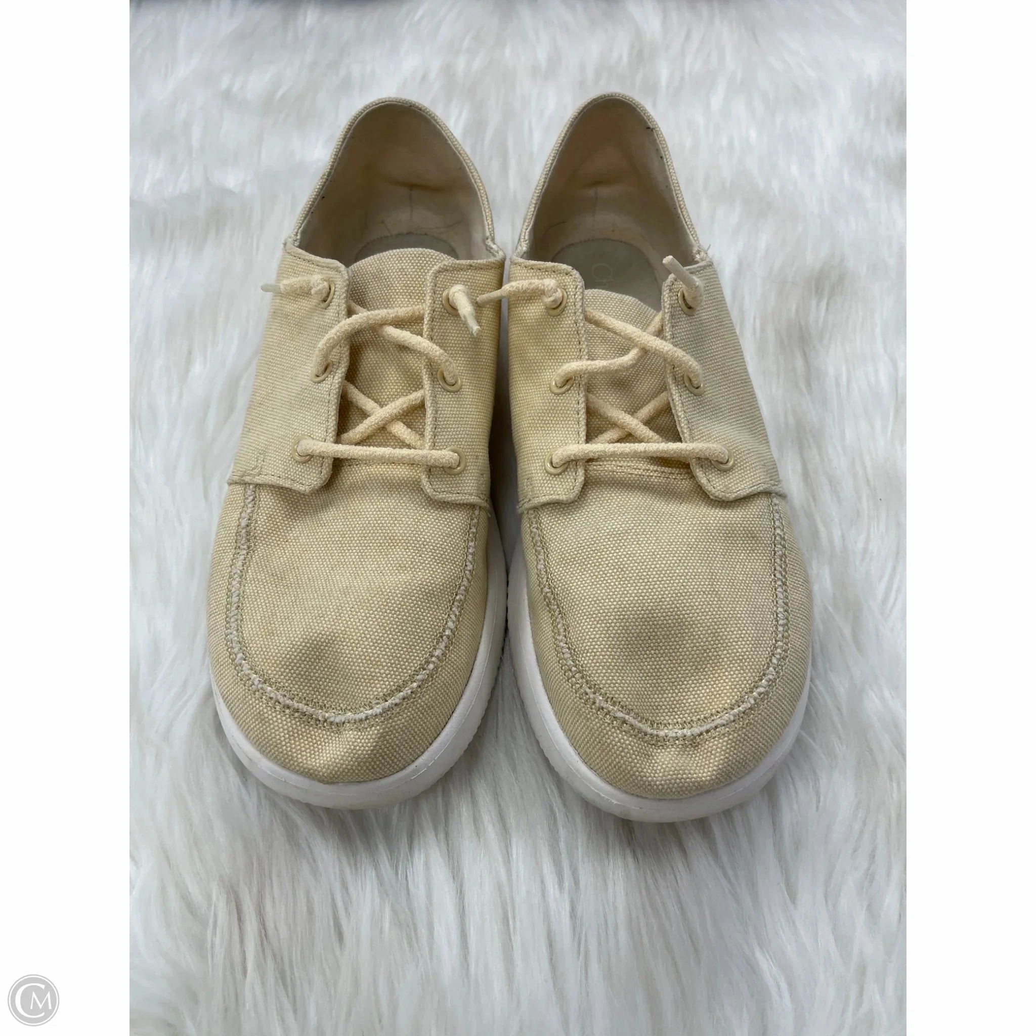 Shoes Sneakers By Chacos In Yellow, Size: 9 Simple Outline