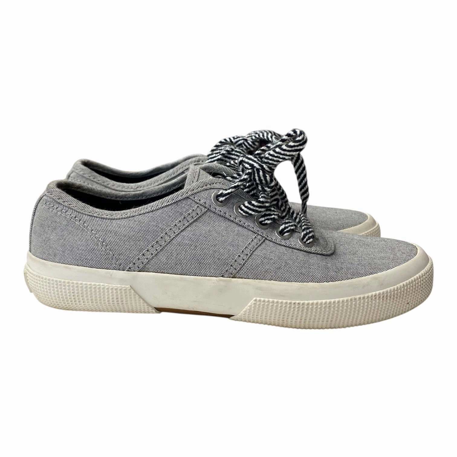 Daily Moves Shoes Sneakers By Chaps In Black & White, Size:6