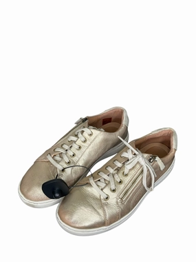 Outfit Blend Shoes Sneakers By Clarks In Gold, Size: 11