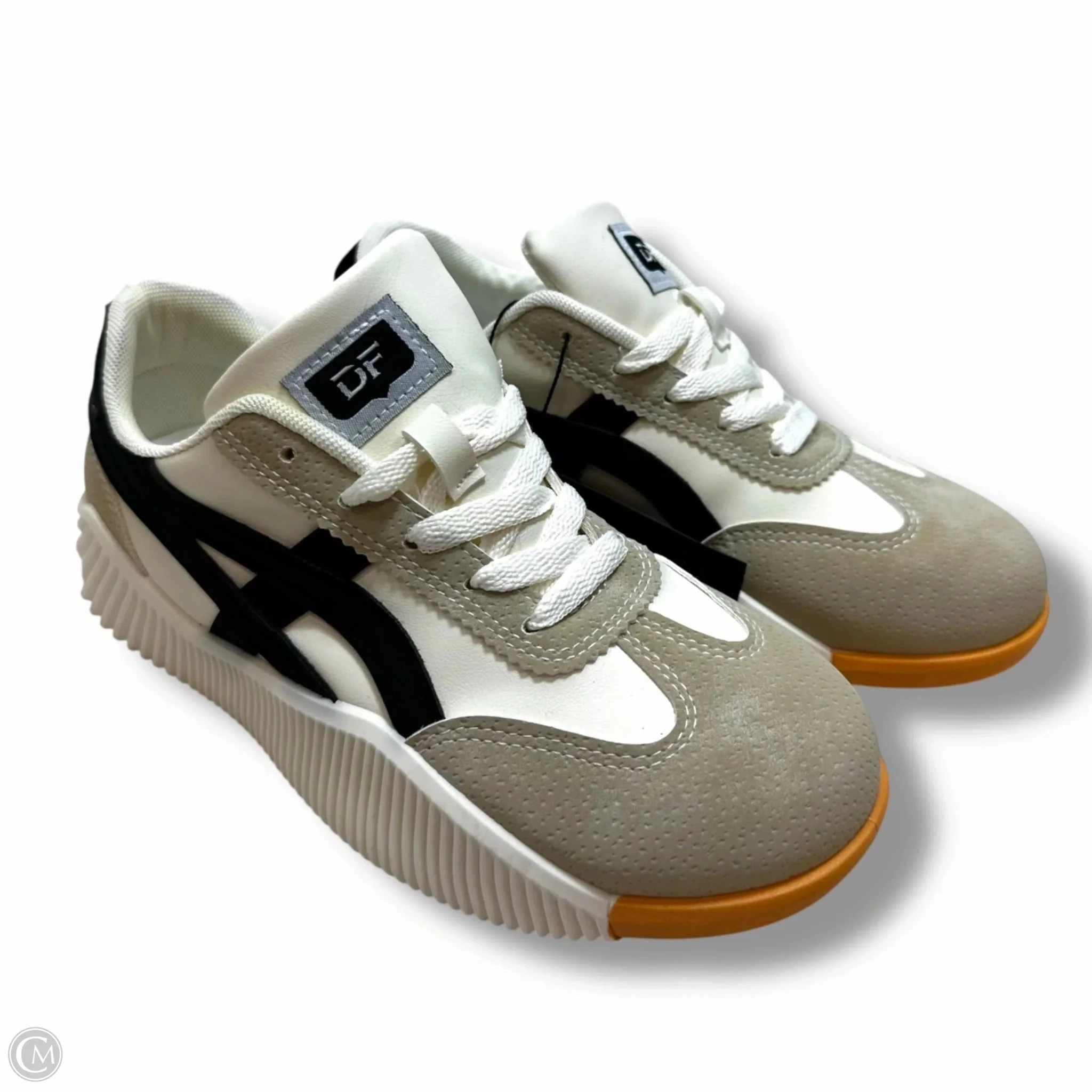 Street Choice Shoes Sneakers By Clothes Mentor In Cream, Size: 6