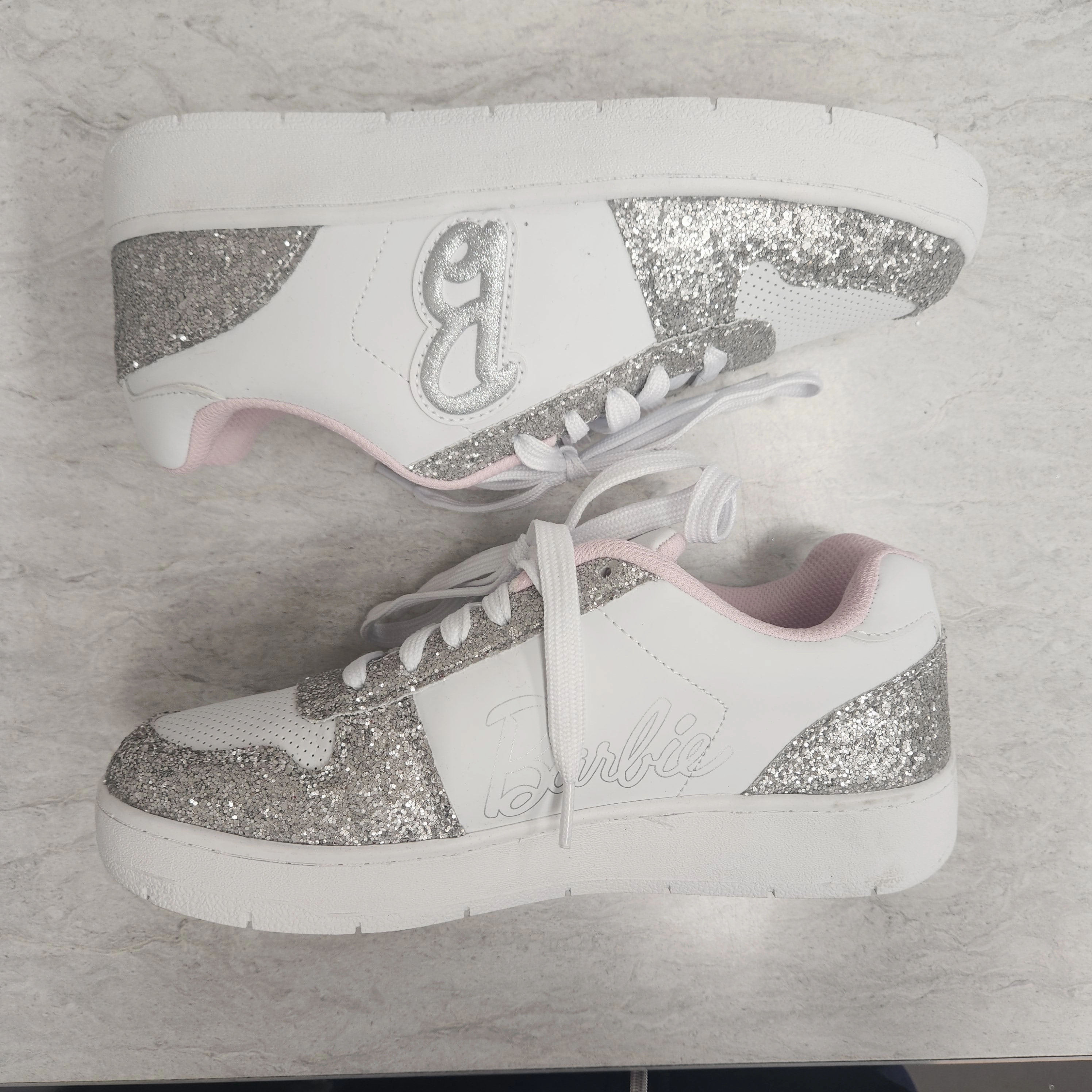 Shoes Sneakers By Clothes Mentor In Grey & White, Size: 9 Lace Lock System Road grip