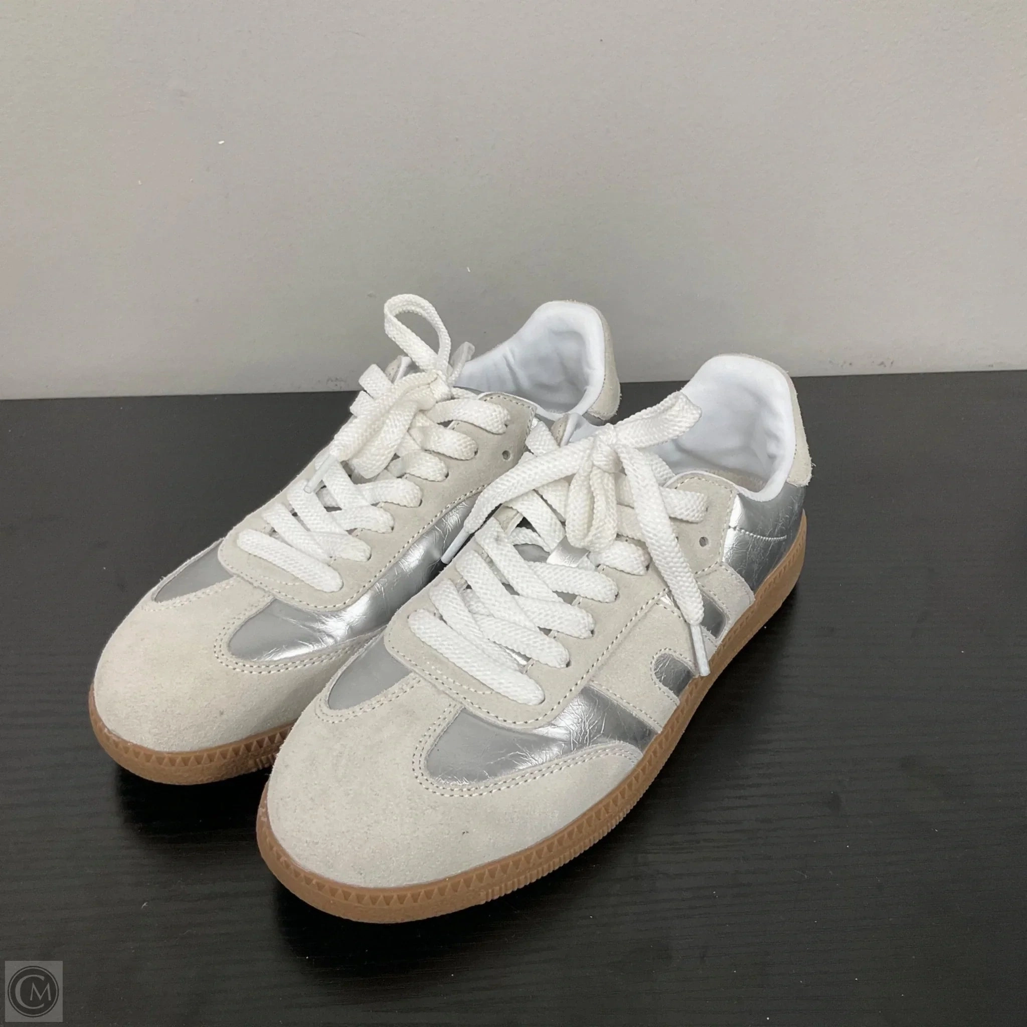 Shoes Sneakers By Clothes Mentor In Silver, Size: 6.5 Trend-setting comfort Support System