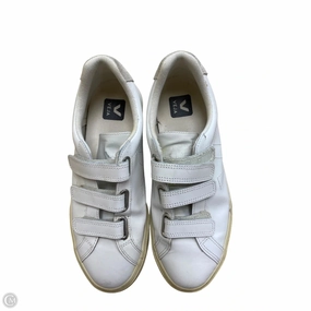 Shoes Sneakers By Clothes Mentor In White, Size: 8 Structured Design