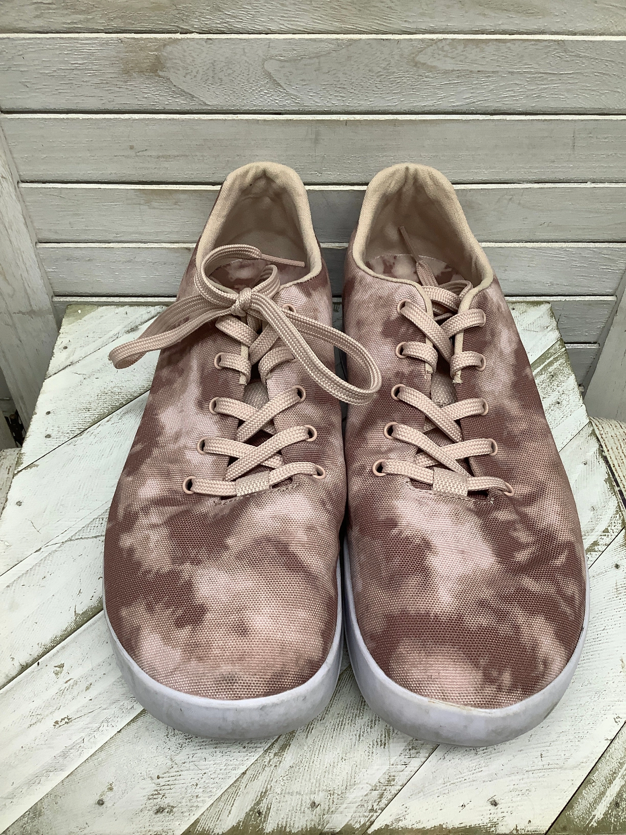 HeelCushion Traction Enhanced Pattern Shoes Sneakers By Clothes Mentor  Size: 10