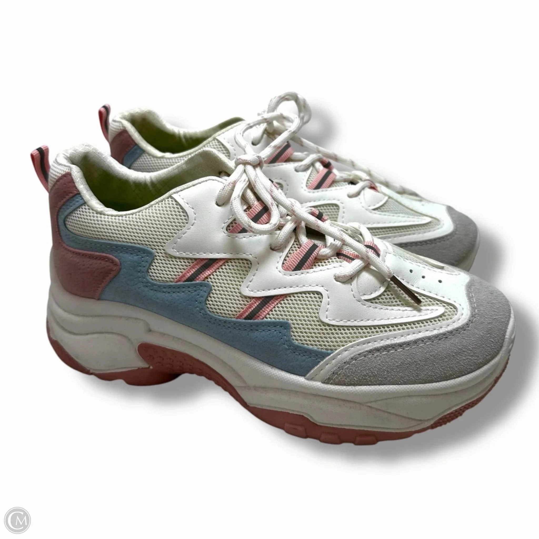 Non Restrictive Upper Trendy Appearance Shoes Sneakers By Cme In White, Size: 5.5