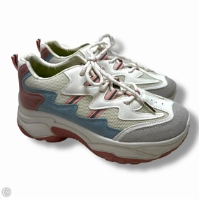 Non Restrictive Upper Trendy Appearance Shoes Sneakers By Cme In White, Size: 5.5