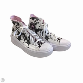 Shoes Sneakers By Converse In Black & White, Size: 8.5 Memory foam insole Compact Form