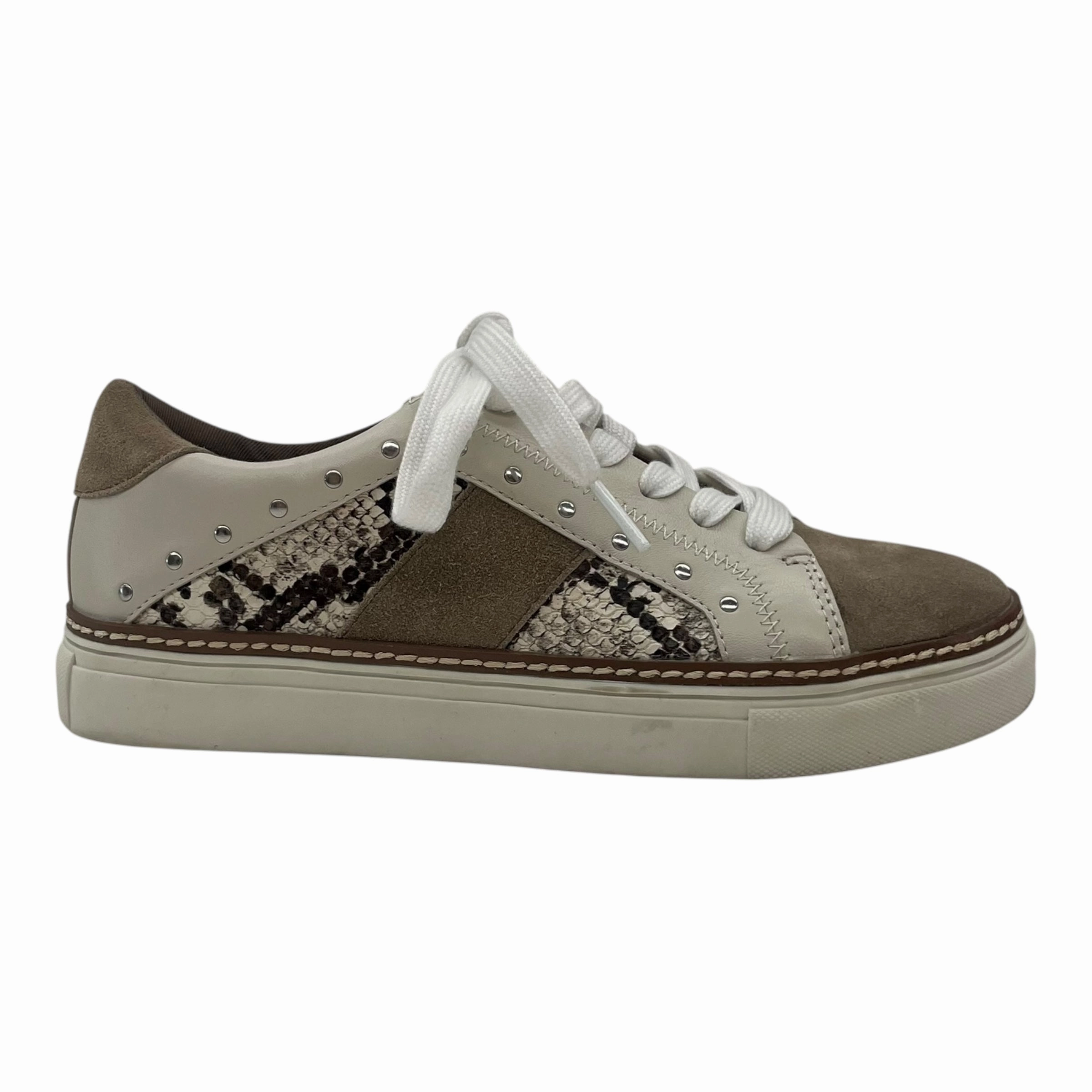Ultra Grip Pattern Shoes Sneakers By Crown Vintage In Snakeskin Print, Size:6