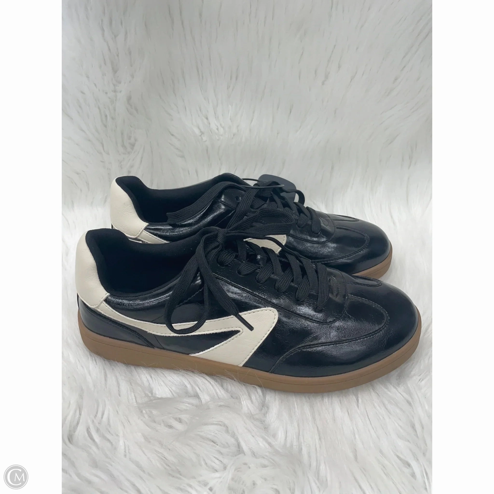 Glossy Finish Shoes Sneakers By Dolce Vita In Black & Cream, Size: 10