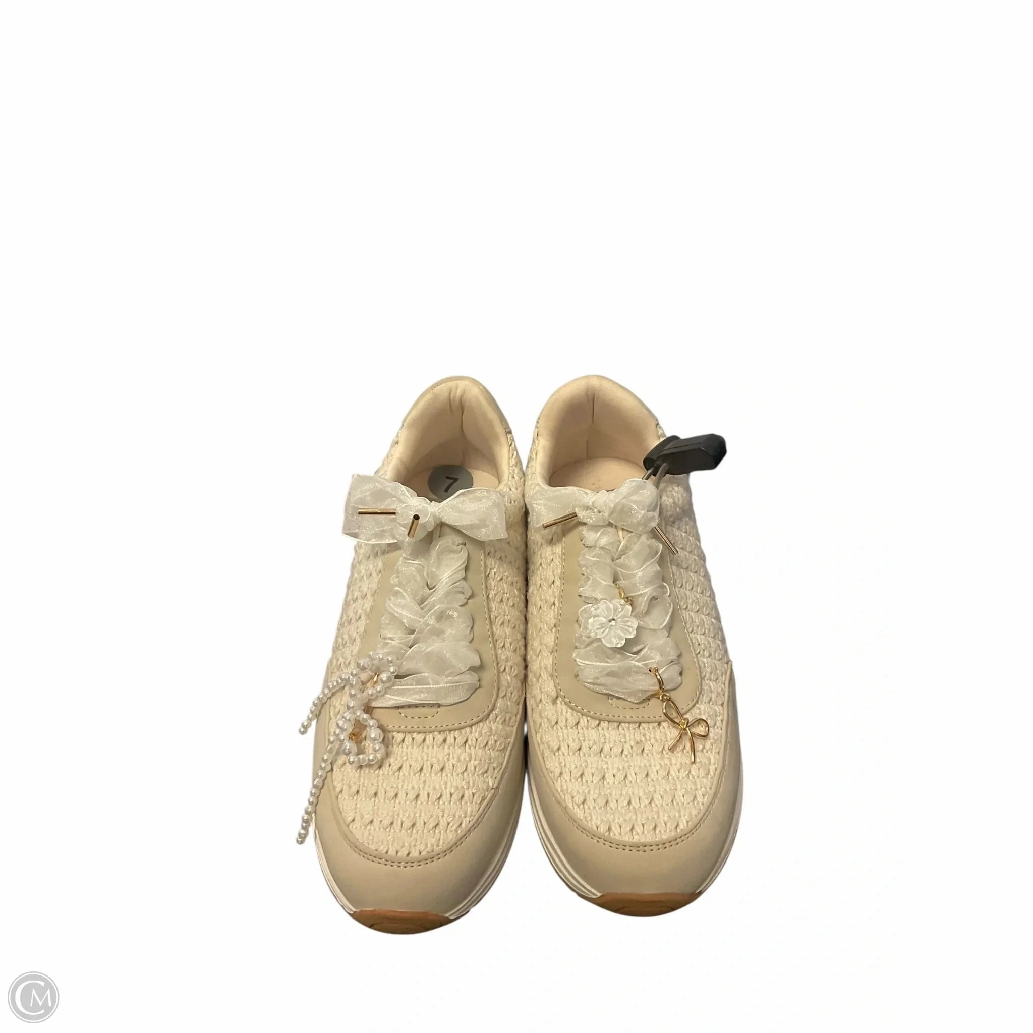 Shoes Sneakers By Dolce Vita In Cream, Size: 7 No Effort