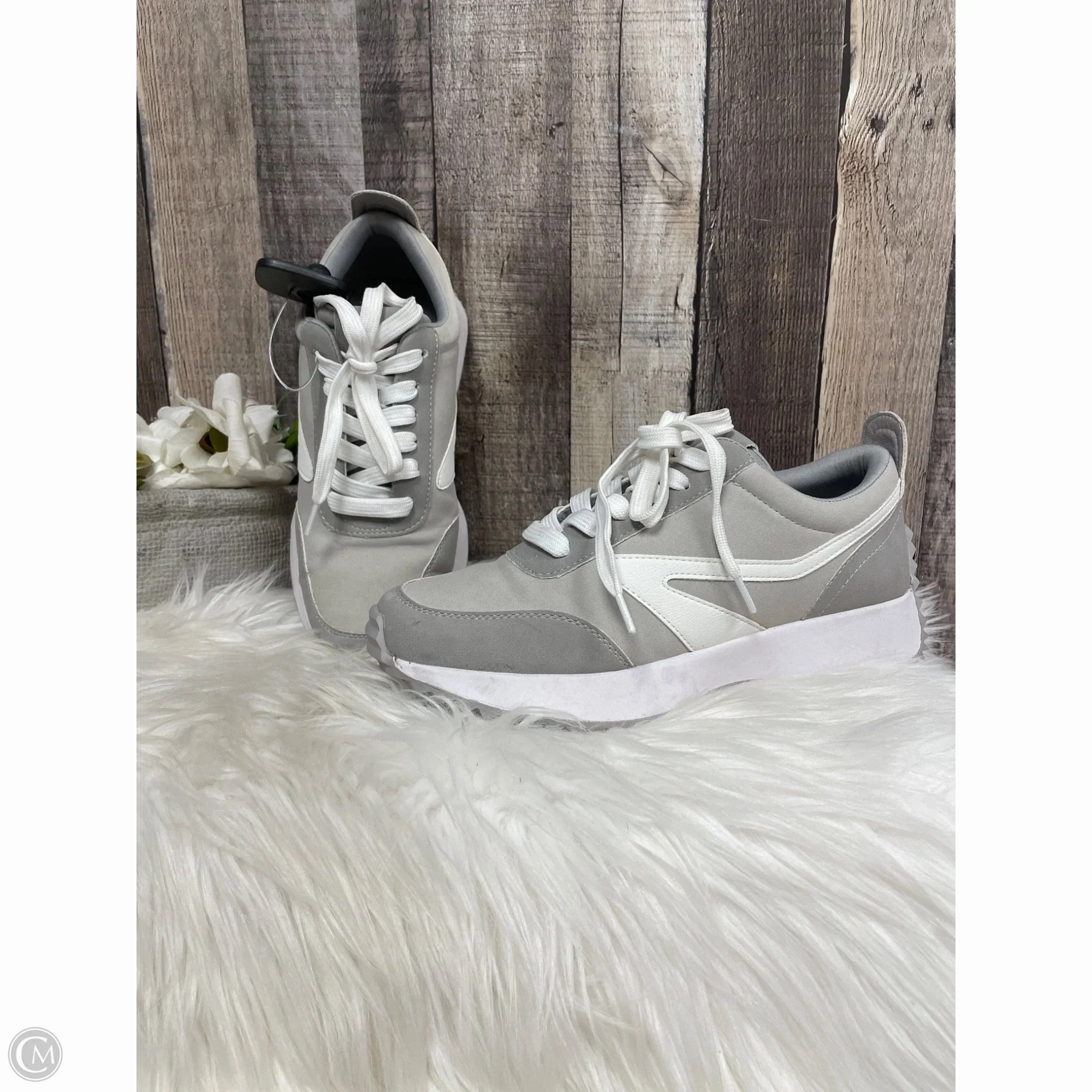 Shoes Sneakers By Dolce Vita In Grey, Size: 8.5 Bounce Back